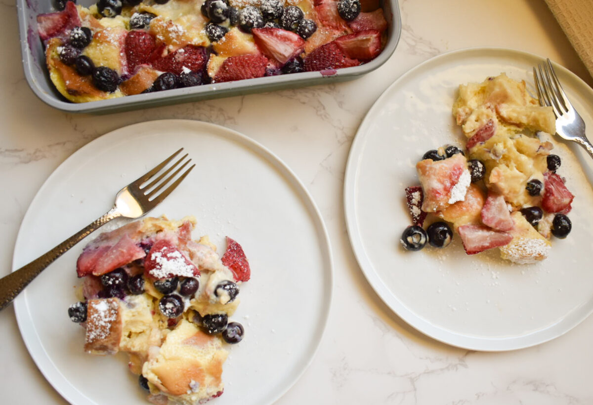 French Toast Casserole Bake with Berries- so easy! - Melissa
