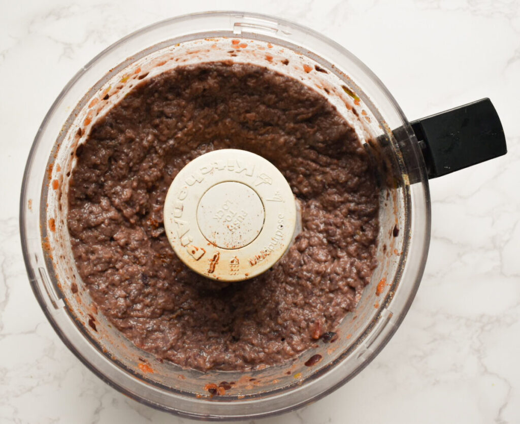 blended ingredients for frozen chocolate banana bark