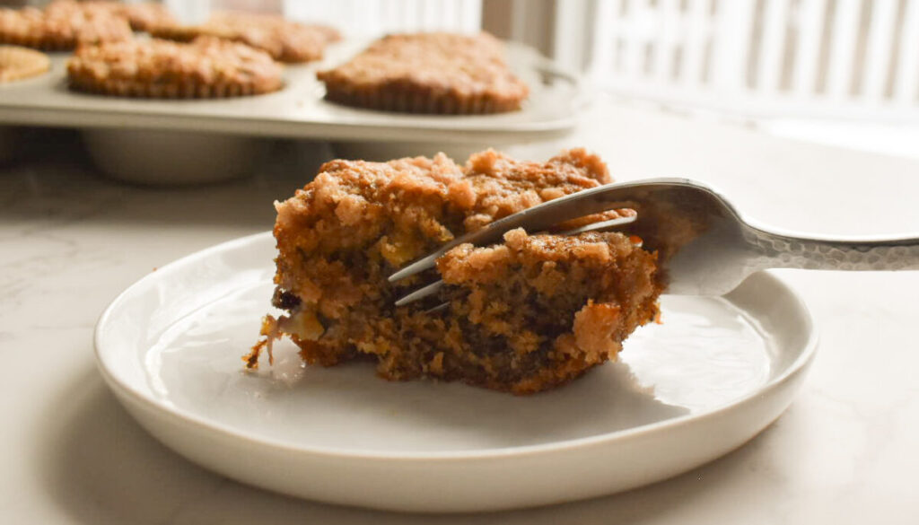 Banana muffins with cinnamon crumb topping close-up