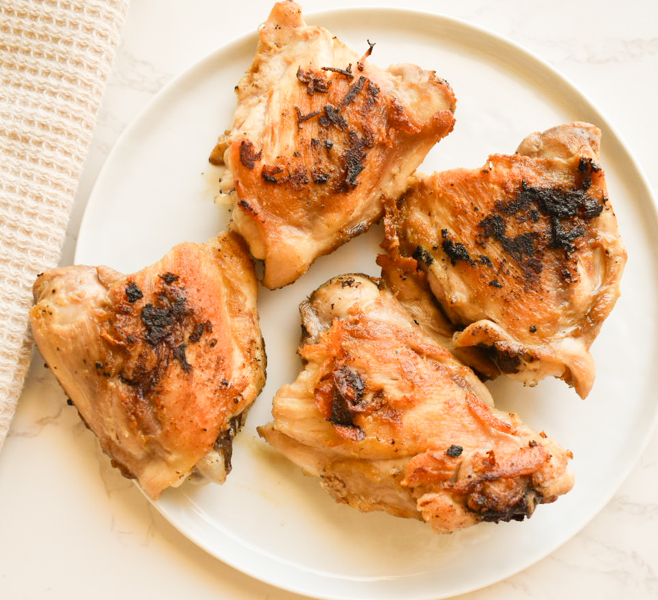 Healthy chicken and veggie spaghetti meal prep containers