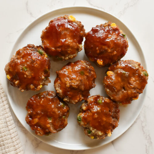 Protein-packed turkey and beef meatloaves with vegetables