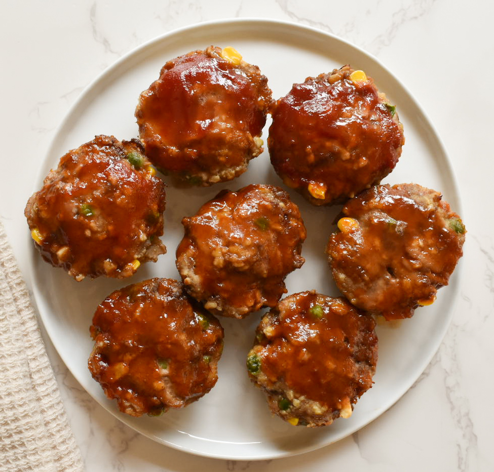 Protein-packed turkey and beef meatloaves with vegetables
